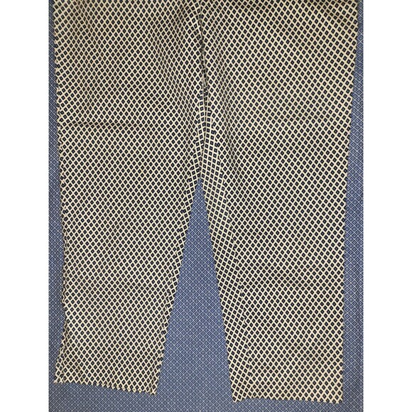 Chico's So Slimming Cropped Pants White With Blue Diamond Pattern Size 10  (1.5) - Picture 4 of 9